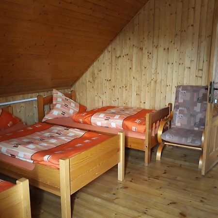 Pod Piramida Villa Ługniany Buitenkant foto