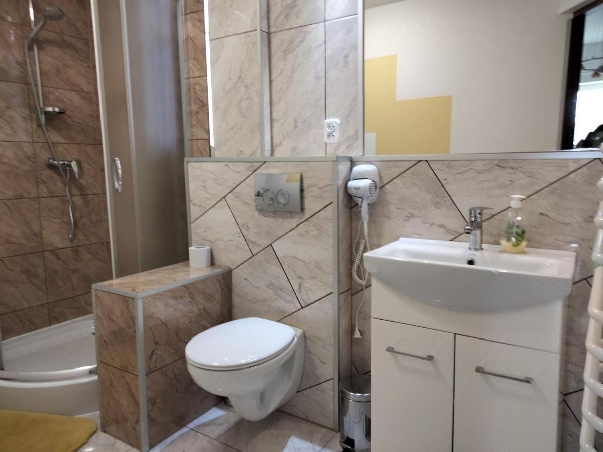 Pod Piramida Villa Ługniany Buitenkant foto