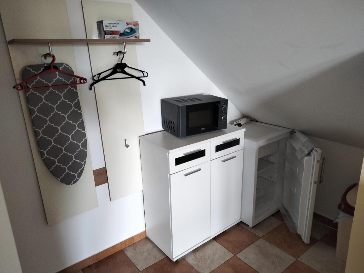 Pod Piramida Villa Ługniany Buitenkant foto
