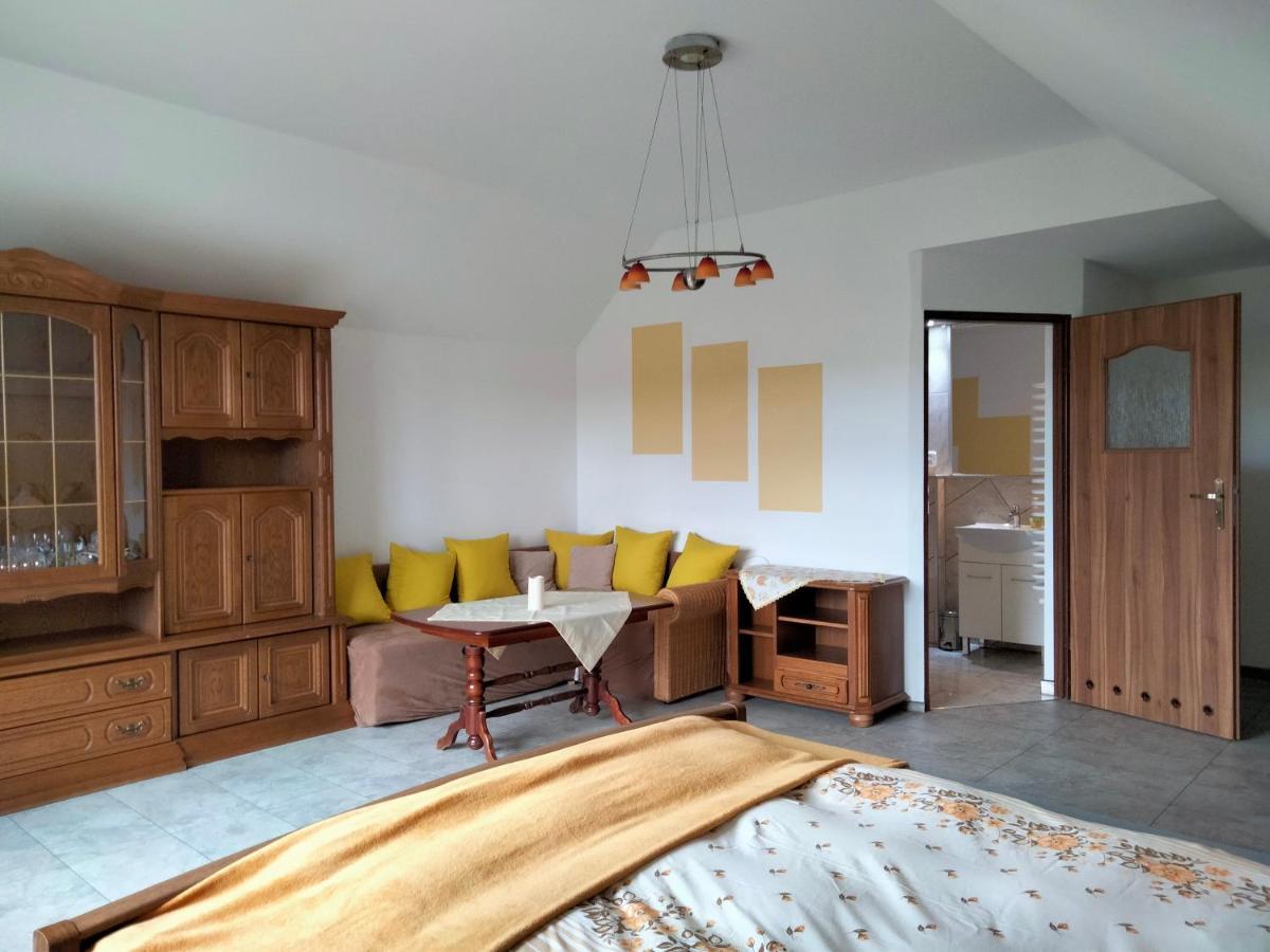 Pod Piramida Villa Ługniany Buitenkant foto