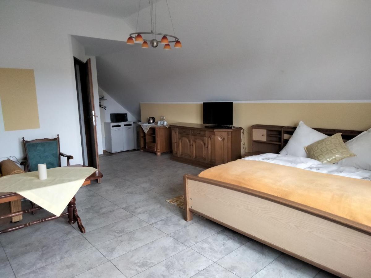 Pod Piramida Villa Ługniany Buitenkant foto