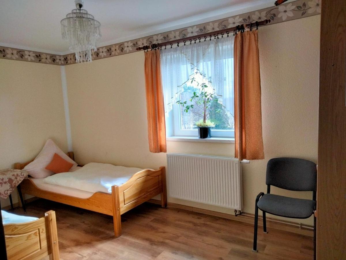 Pod Piramida Villa Ługniany Buitenkant foto