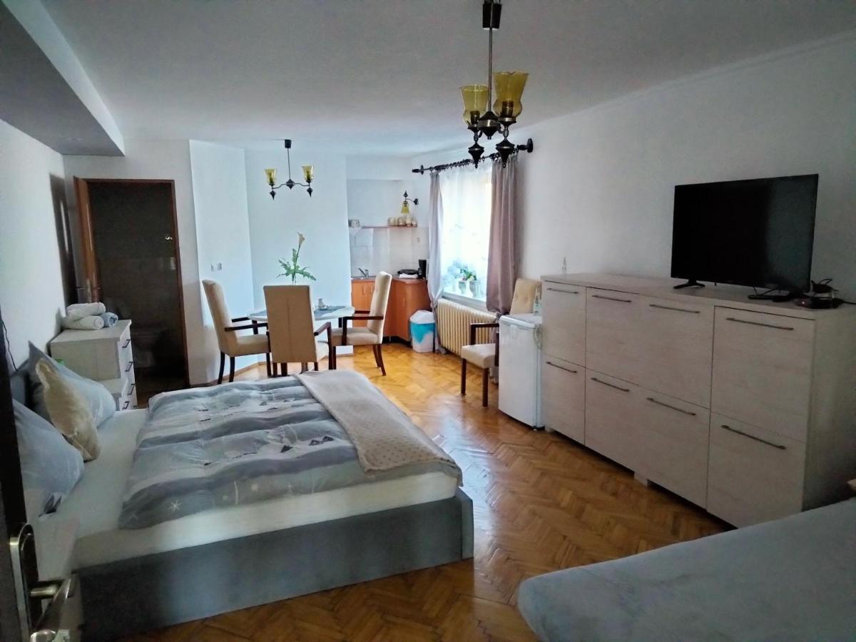 Pod Piramida Villa Ługniany Buitenkant foto