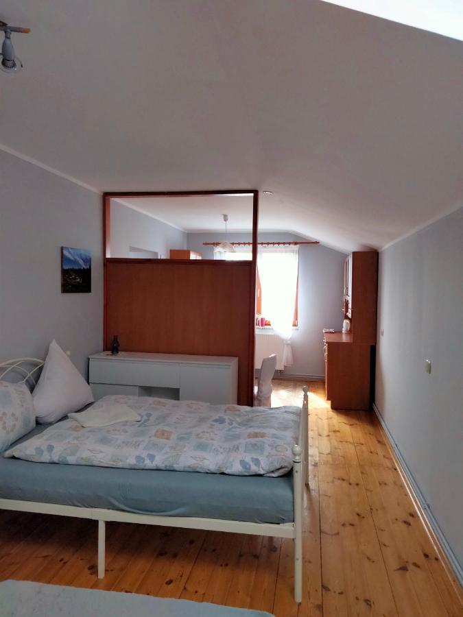 Pod Piramida Villa Ługniany Buitenkant foto